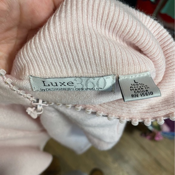 Woman’s size L pink sweater - Picture 4 of 5